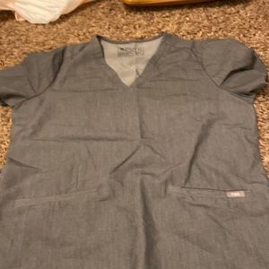 Medium figs grey scrub top